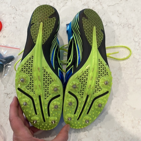 SAUCONY ENDORPHIN MD4 MENS TRACK SHOES - Picture 2 of 8